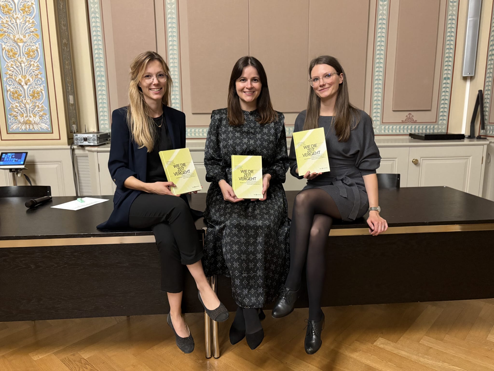 Herausgeberinnen Apariuz XXV