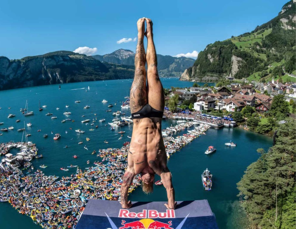 M. Appenzeller am Red Bull Cliff Diving in Sisikon. Foto: Ricardo Nascimento / Red Bull Content Pool
